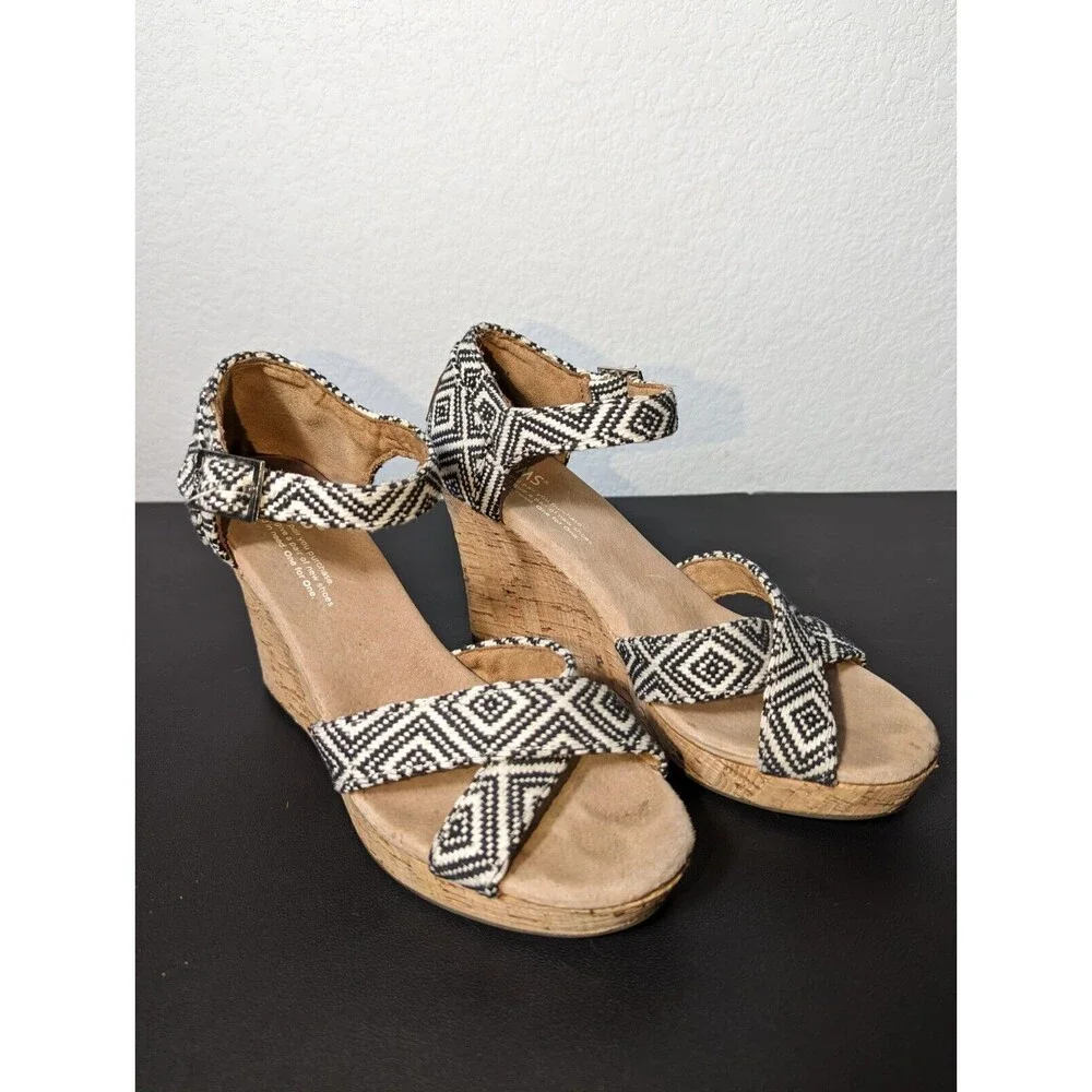Toms Women Canvas Strap Cork Sole Wedge Sandals Black Tan Geometric BOHO W7